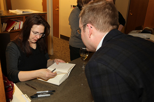 Lorrie-Moore-Signing